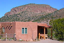 Casita de los Pajaros near Silver City